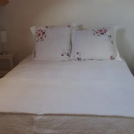 Guest house Casa Amarela 3*