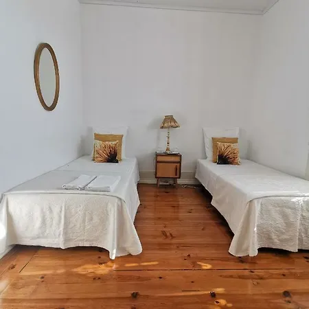 Konukevi Casa Amarela 3*